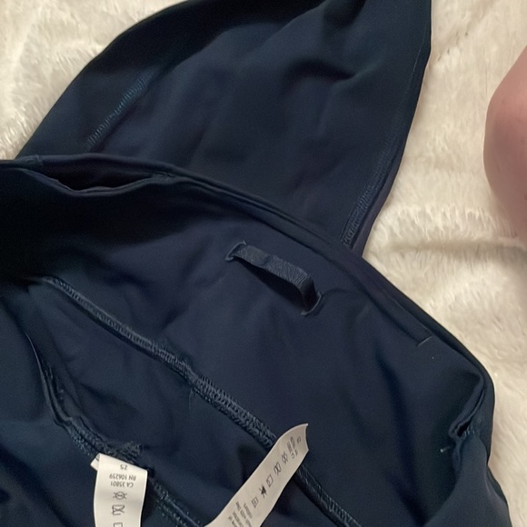 Lululemon Cropped Leggings w/ Pockets - Picture 8 of 11